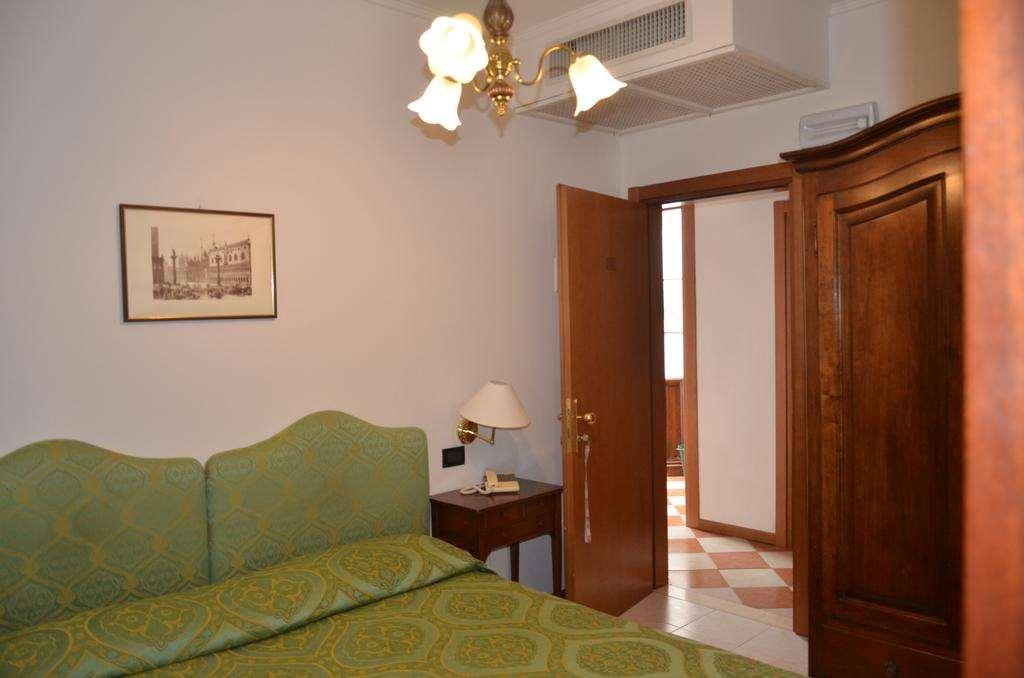 Hotel Iris Venezia Rom bilde